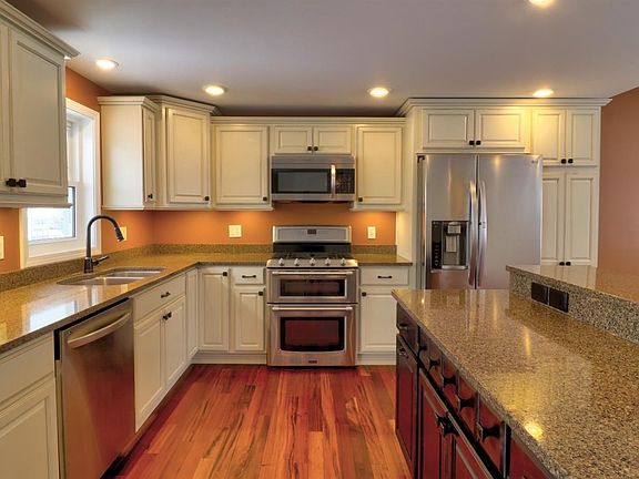 5th image of 7 Oak Dr