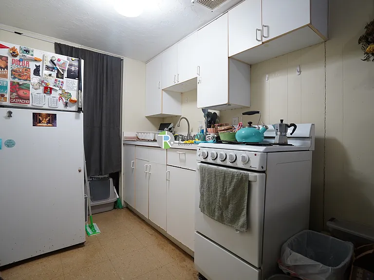 1126 Commonwealth Ave #A — Photo 4