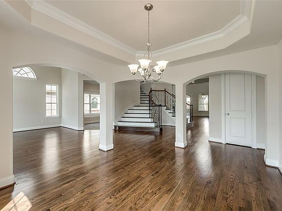 5th image of 708 Minecreek Ct