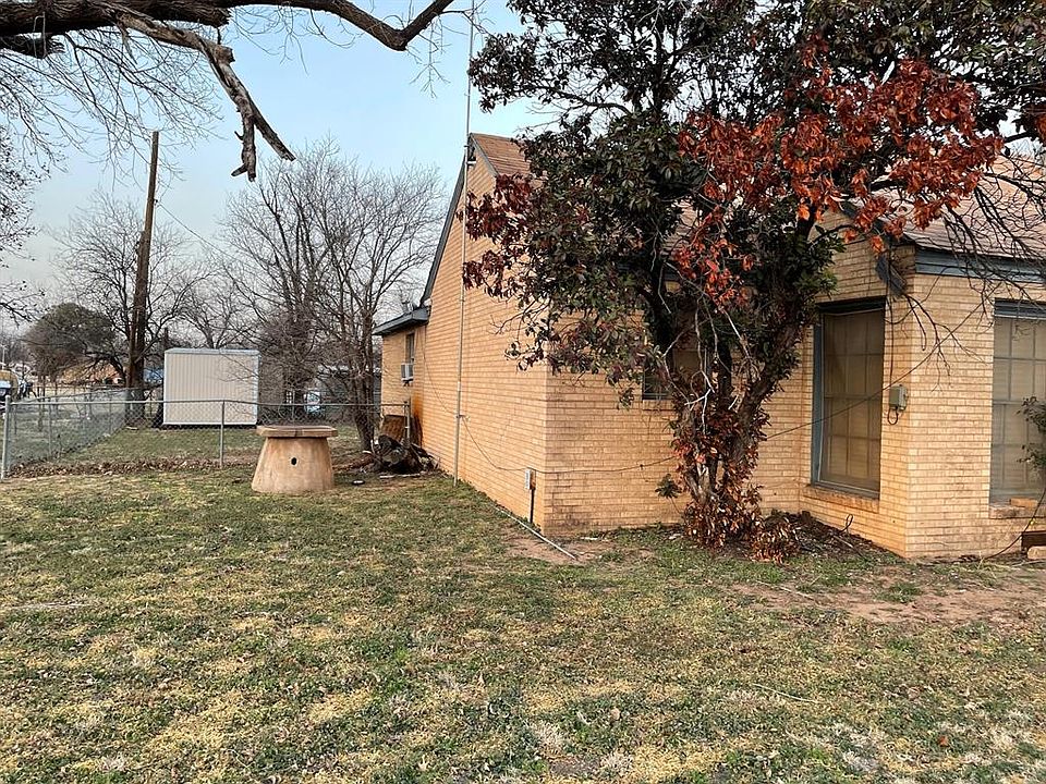 611 W Main St, Munday, TX 76371 MLS 20236771 Zillow