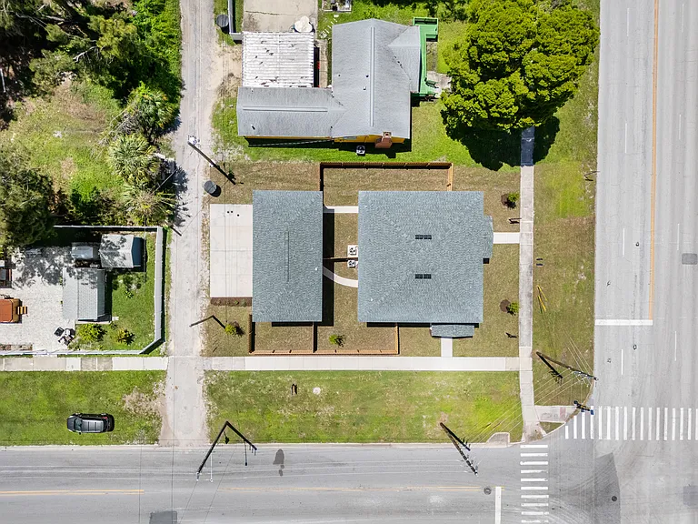 505 1/2 is the unit with the smaller backyard, it is a smaller unit within this complex.