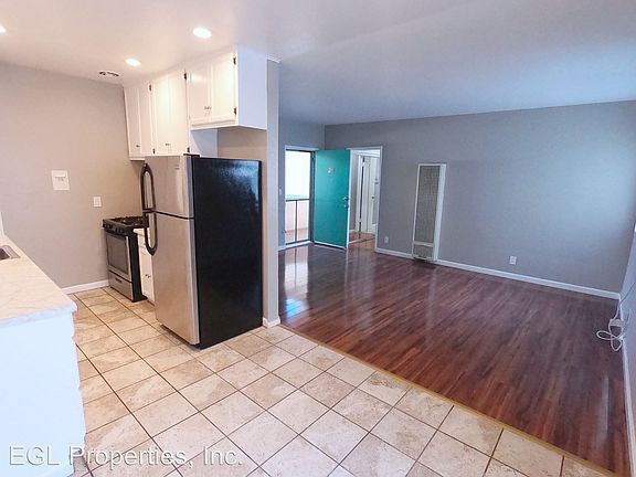 4th image of 1555 N Bronson Ave APT 214