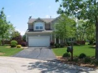 615 Oxford Ct, Lindenhurst, IL 60046