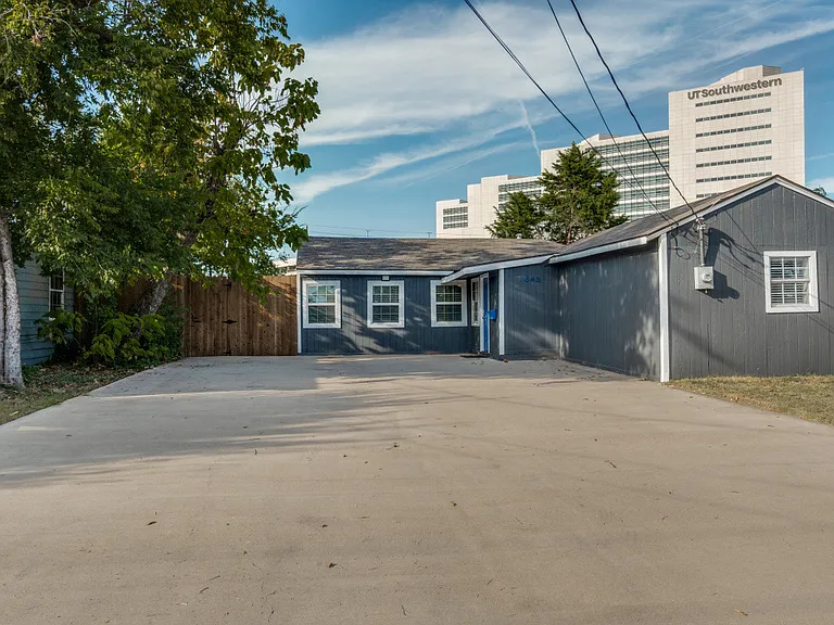 1843 Chattanooga Pl — Photo 2