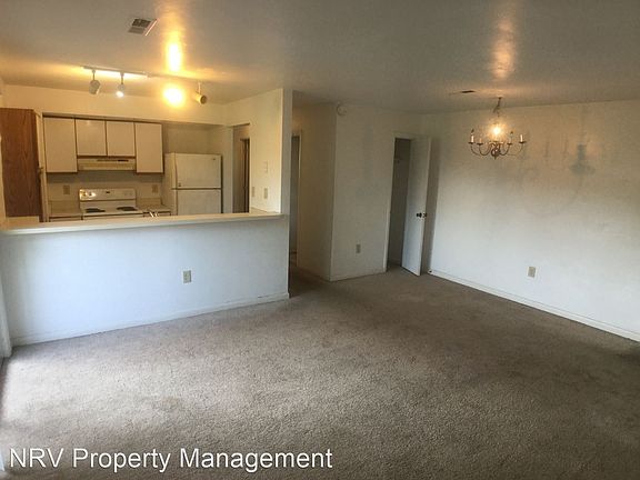 2nd image of 806 Newport Ter