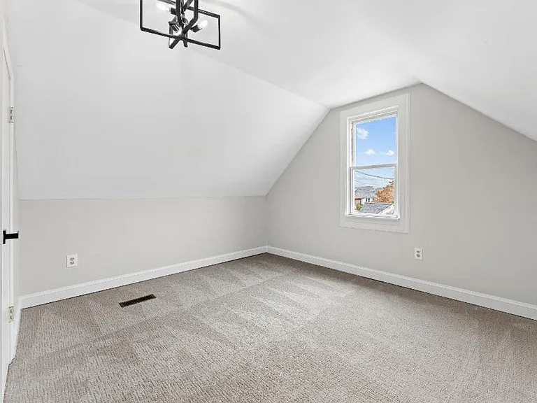800 Market St — Photo 8