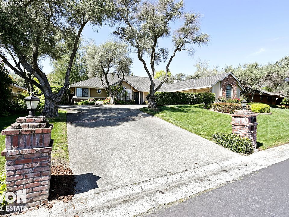 1st image of 148 Berry Creek Dr
