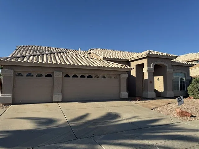 4622 E Desert Willow Rd