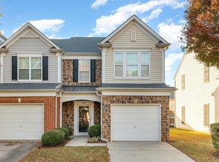 8325 Pilots View Dr, Raleigh, NC 27617