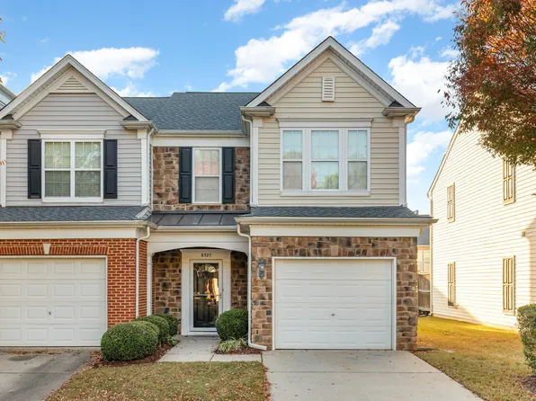 8325 Pilots View Dr, Raleigh, NC 27617