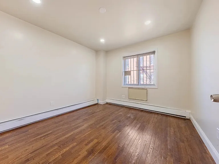 16 Roosevelt Pl #3 — Photo 13