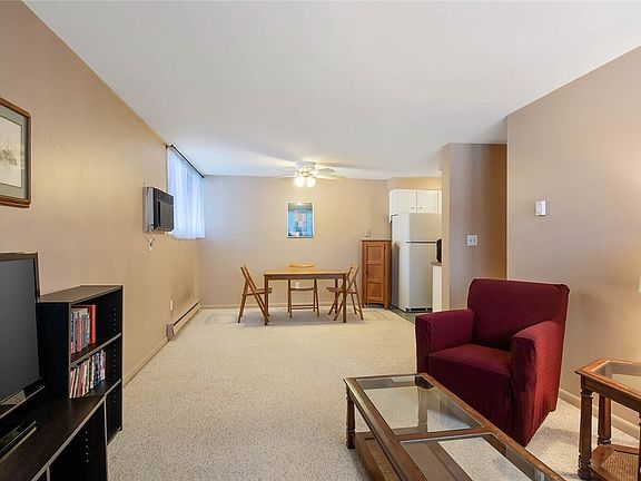 5th image of 570 Village Blvd N
