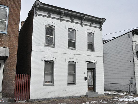 2nd image of 461 Columbia St