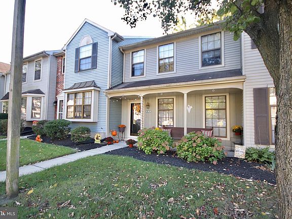 2nd image of 748 Garrison Ct #748