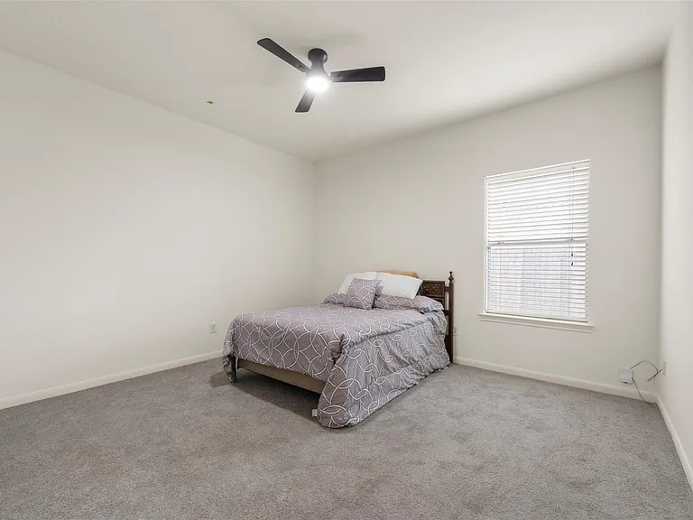 9211 Memorial Hills Dr — Photo 21
