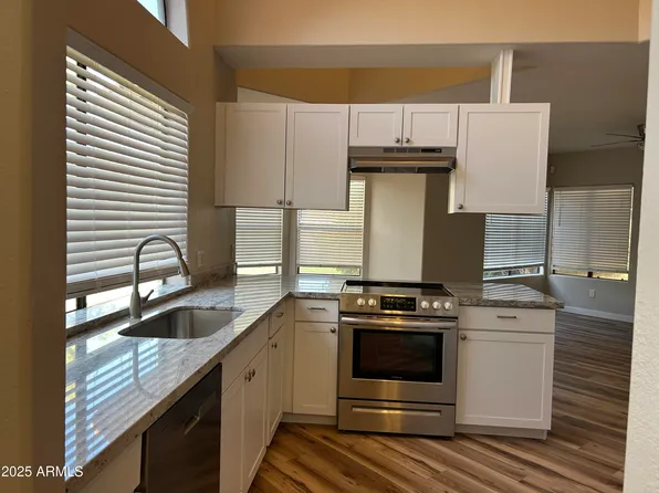 966 E ROCKWELL Drive, Chandler, AZ 85225