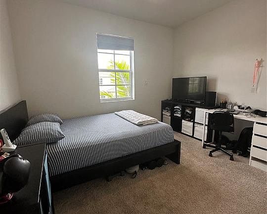4th image of 381 NE 5th Pl