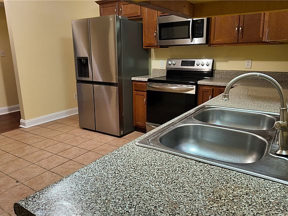 4th image of 1026 Bolling St