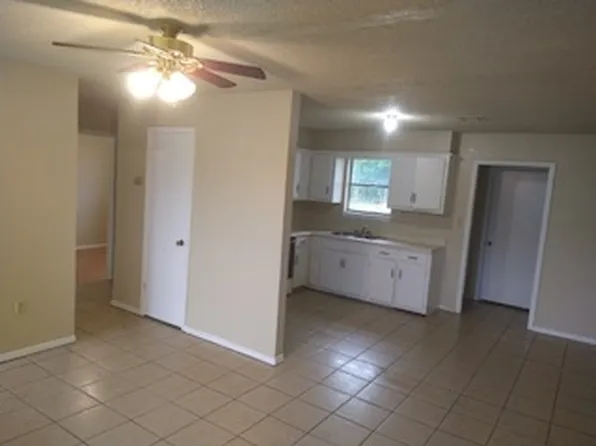401 East St #A, Perkins, OK 74059
