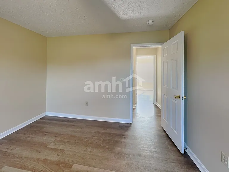 10296 Manassas Dr — Photo 8