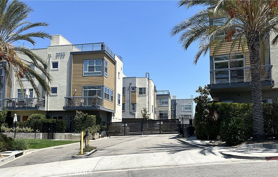 1st image of 2753 Waverly Dr APT 906