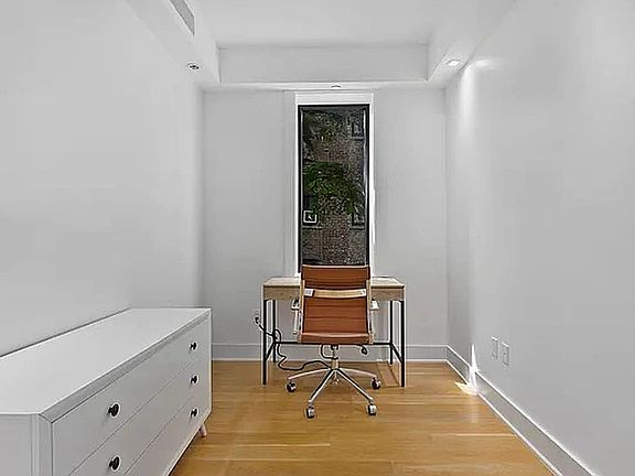4th image of 253 E 7th St #2A