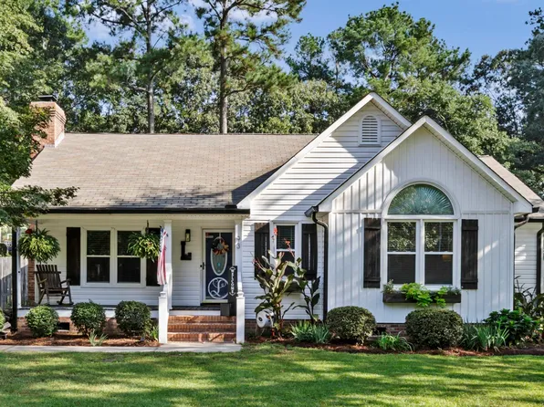 93 Falcon Crest Rd, Lugoff, SC 29078