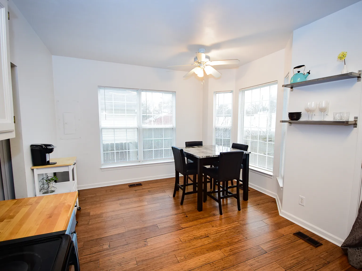 3 bed, 2.5 bath, 1512 sqft, $3,500 — Photo 4