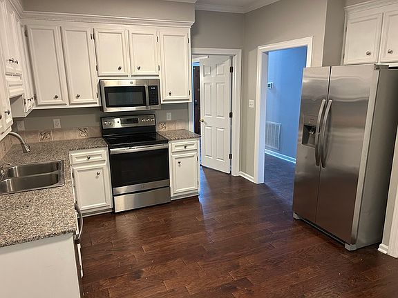 2nd image of 203 Breezewood Dr