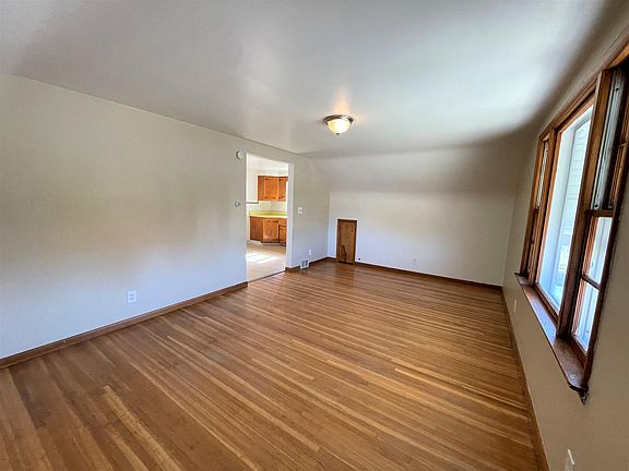 5th image of 27 Beechwood Placeupper