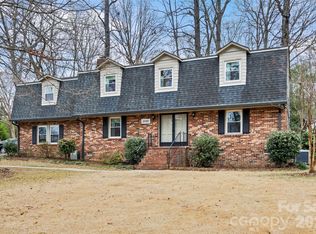 1040 Timber Lake Dr, Charlotte, NC 28227