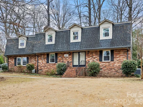 1040 Timber Lake Dr, Charlotte, NC 28227