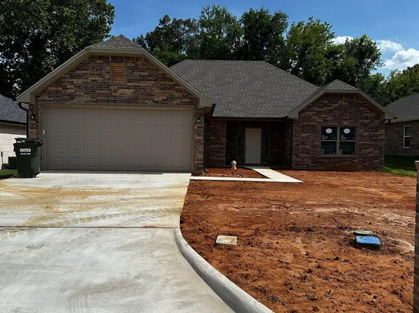 1002 Bucks Way, Longview, TX 75604