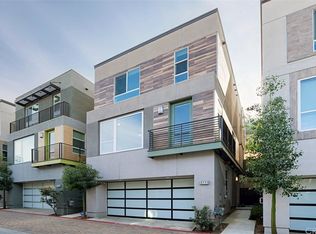 2771 N Wright Ln, Los Angeles, CA 90068
