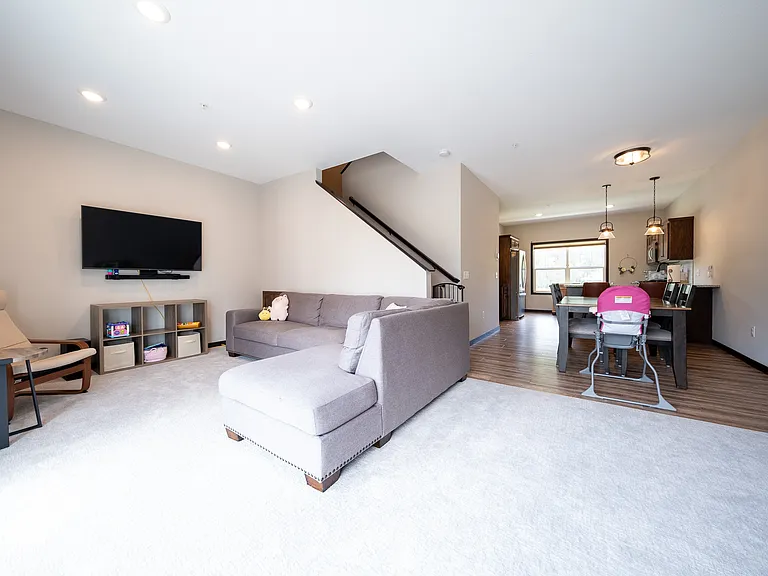 10240 3rd St NE #D — Photo 4