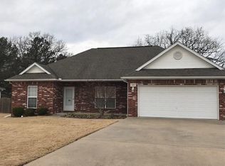 405 Willow St, Gentry, AR 72734