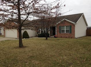 835 Tanglewood Dr, Charleston, IL