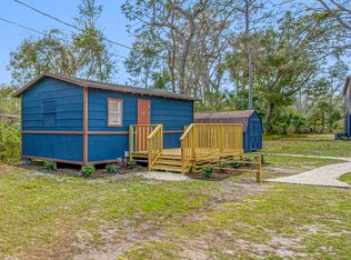 18812 Carr Dr #B, Lutz, FL 33559