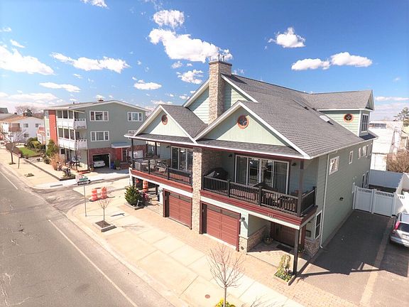 3rd image of 837 East Broadway