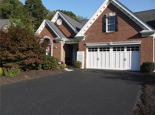 122 Brighton Dr, Sewickley, PA 15143