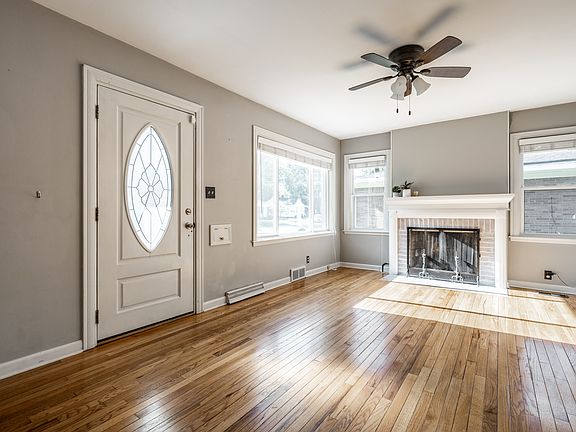 4th image of 6146 Burlington Ave