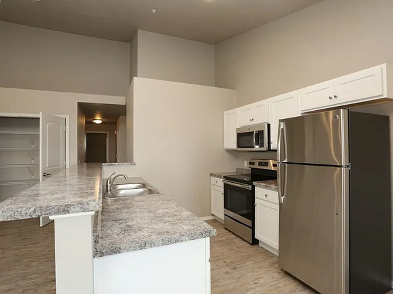 Chapel Hill Apartments — Photo 6
