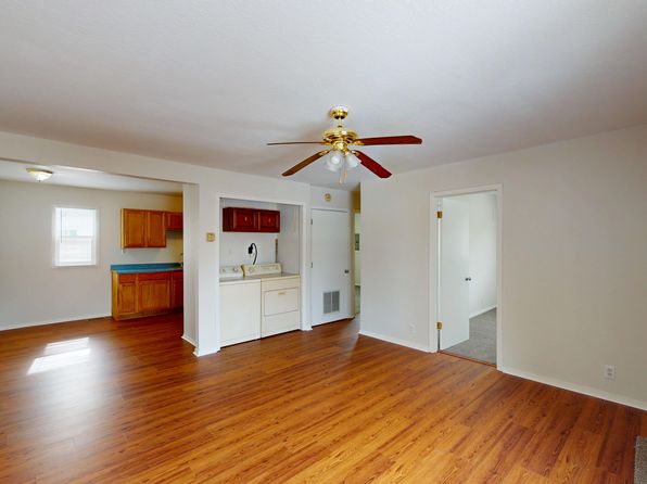 211 W North East St