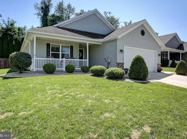 13 Colonial Ct, Shippensburg, PA 17257