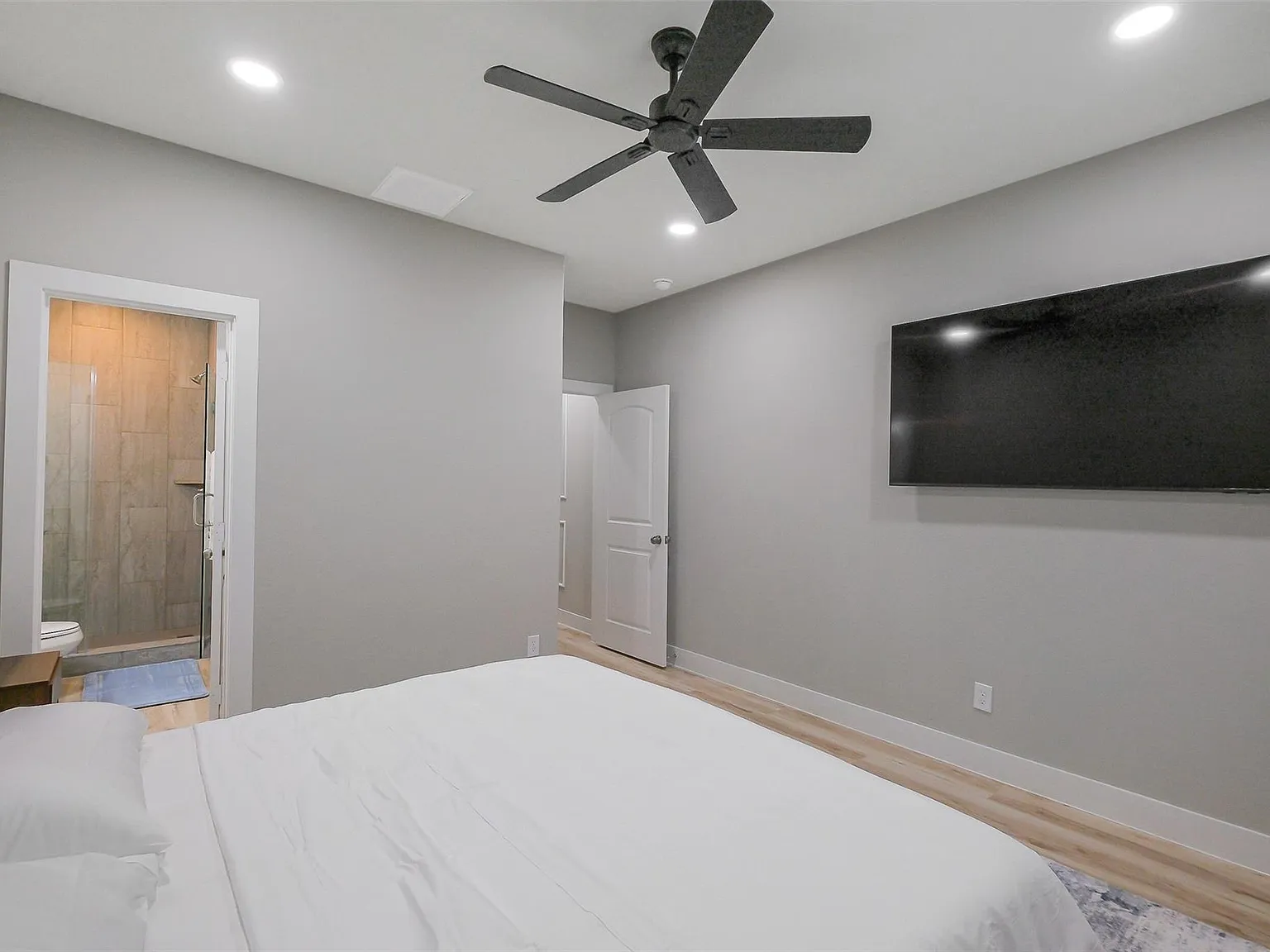 8326 Mariah St — Photo 4