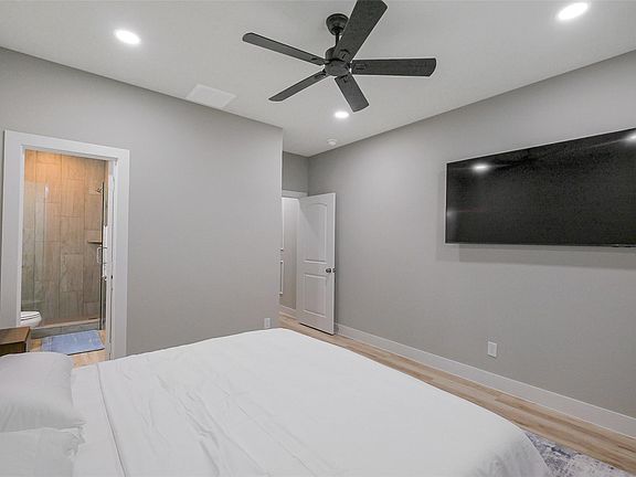 4th image of 8326 Mariah St #A