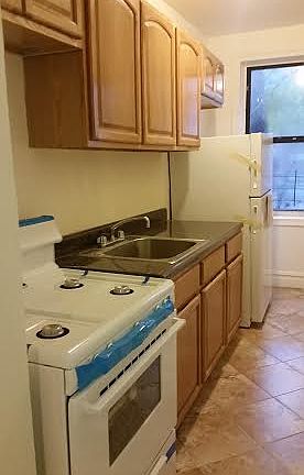 4th image of 60 E 17th St #Jj