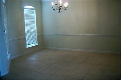 4th image of 2704 Sunbird Ct