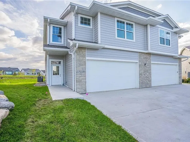 15316 Bellflower Ln — Photo 1