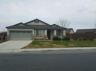 9100 Fragrant Cloud Dr, Bakersfield, CA 93311